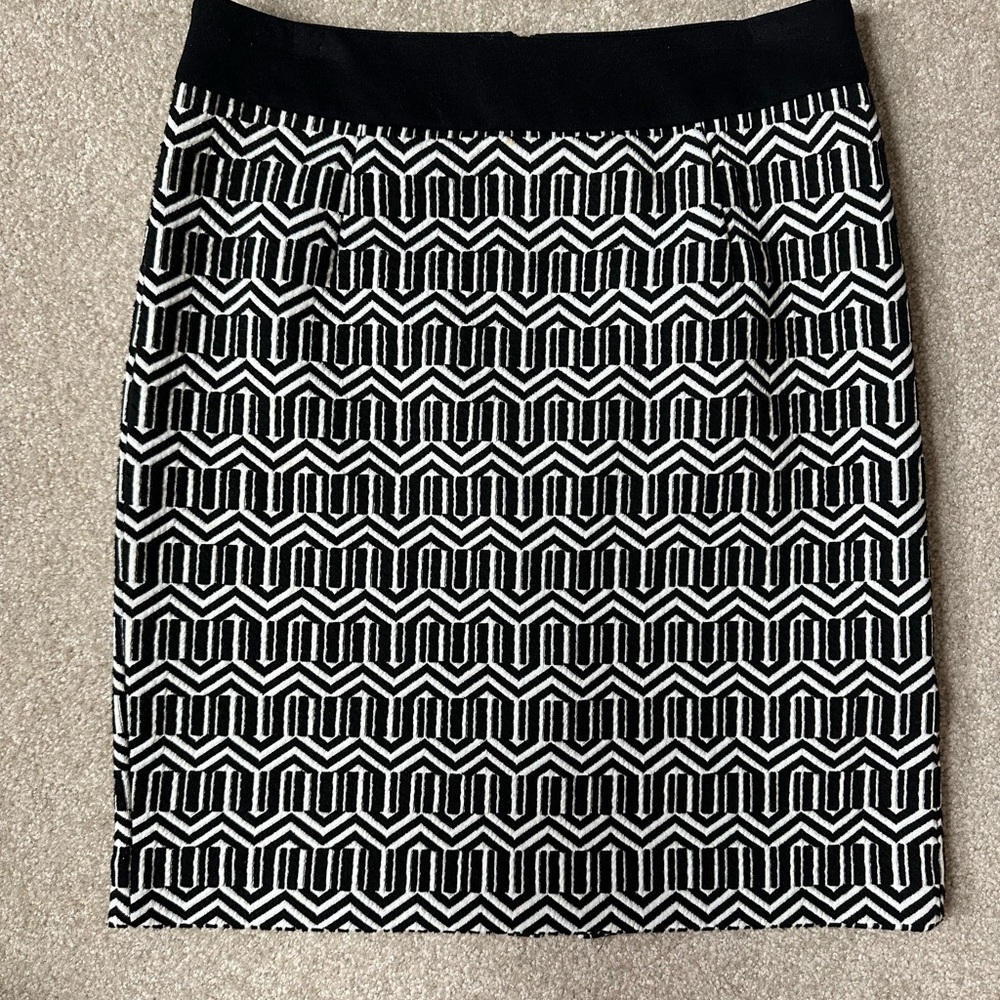 Banana Republic Black and White Geometric Pencil Skirt